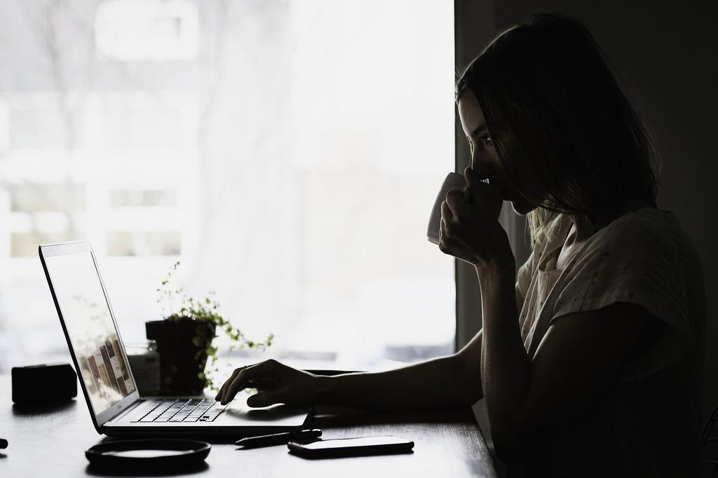 Nowoczesne komputery na biurku