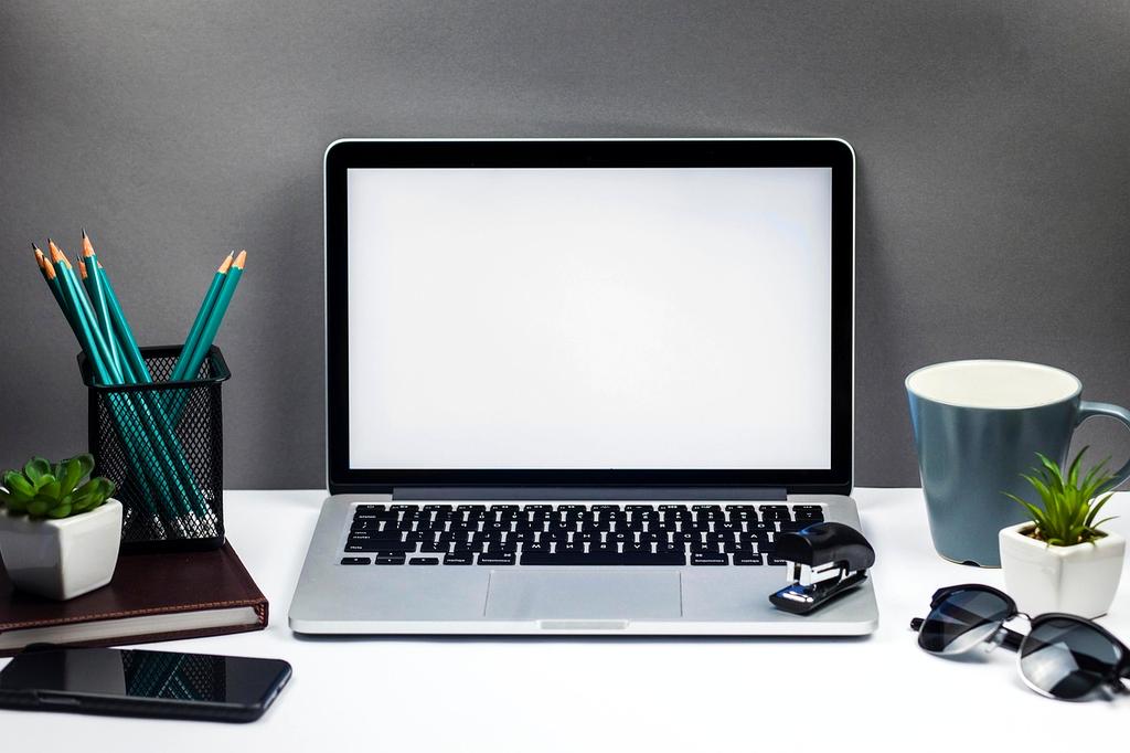 Uniwersalny uchwyt do smartfona