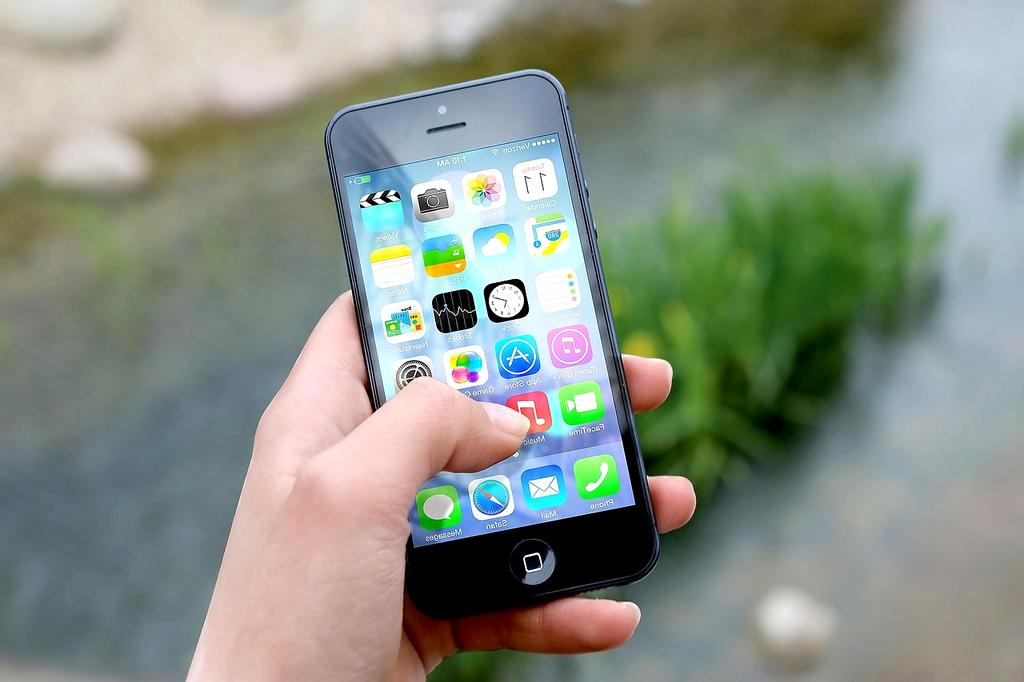 Smartfon z zaawansowaną sztuczną inteligencją