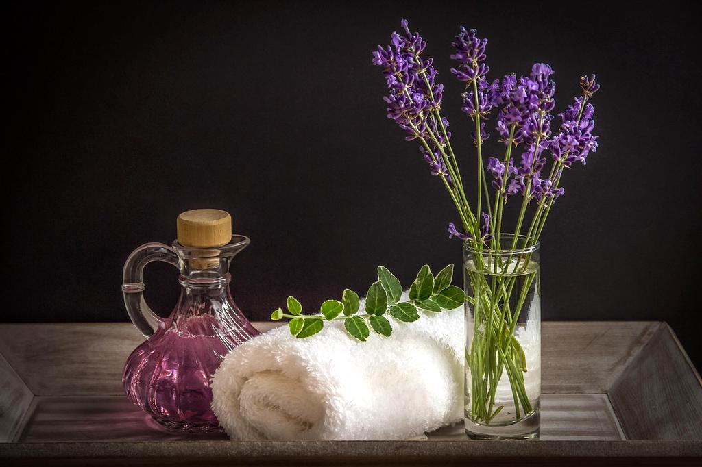 Tablet z obudową bambusową i panelami słonecznymi